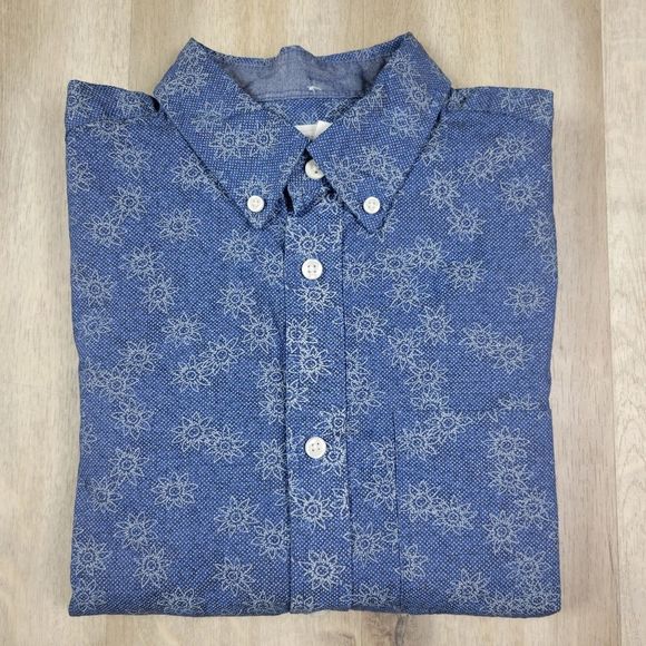 Men's Gap Button-up w/ Free Sweater, Size Mediums - Picture 2 of 6